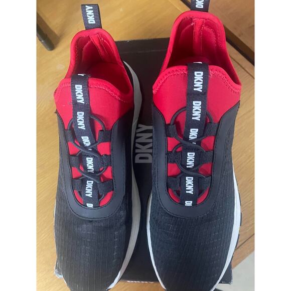 DKNY Little Kids US Size 5 Danni Dino Black/Red Sneakers Style - Picture 3 of 6